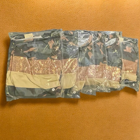 🆕 BiBi Camo Colorblock Sequin Top - NIB - Picture 15 of 15